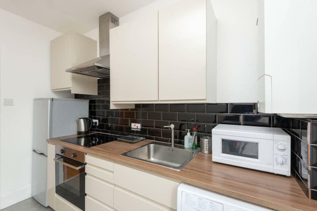 Ness Central Apartment - Greig Street Инвернес Екстериор снимка