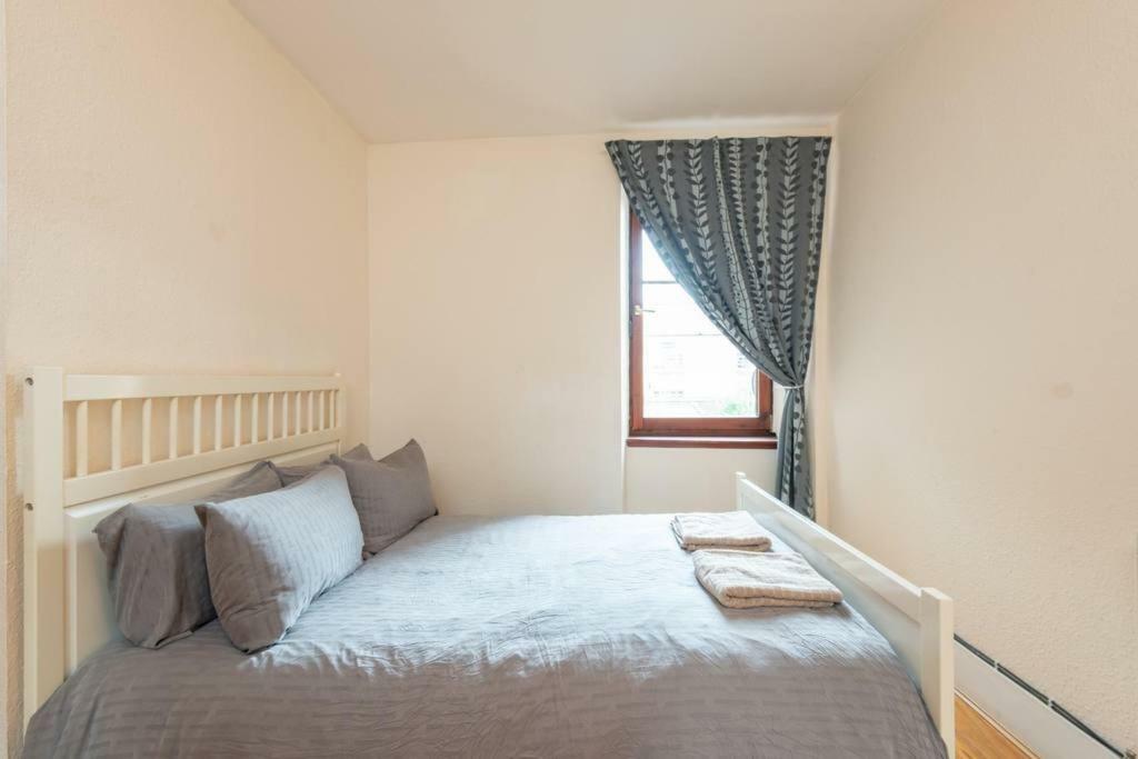 Ness Central Apartment - Greig Street Инвернес Екстериор снимка