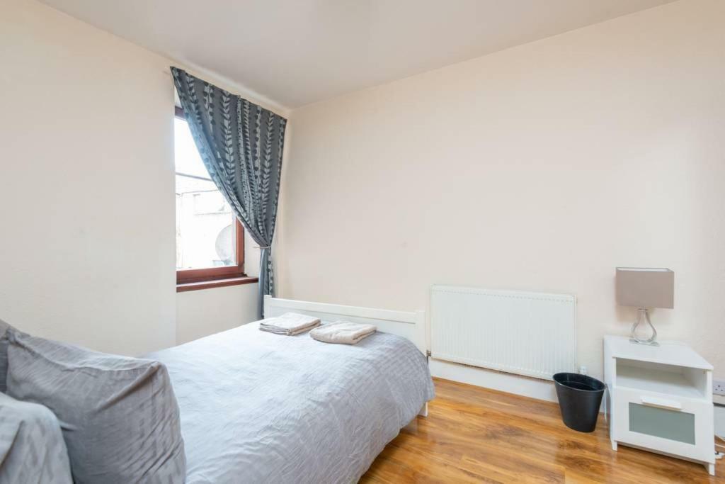 Ness Central Apartment - Greig Street Инвернес Екстериор снимка