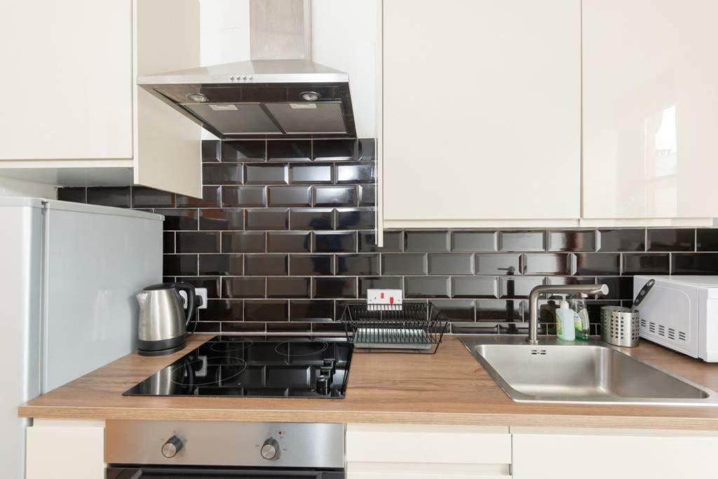 Ness Central Apartment - Greig Street Инвернес Екстериор снимка